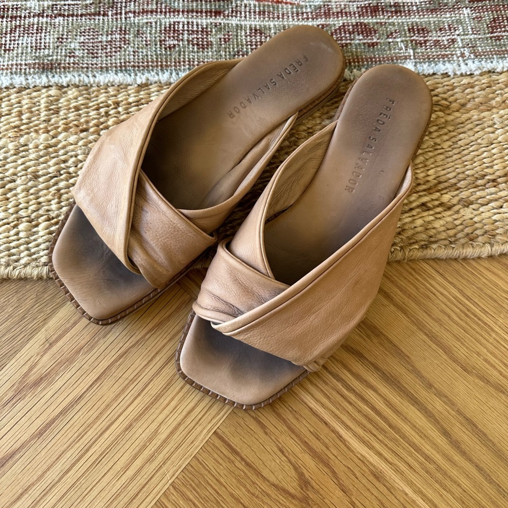 Freda Salvador Leather Sandal size 8